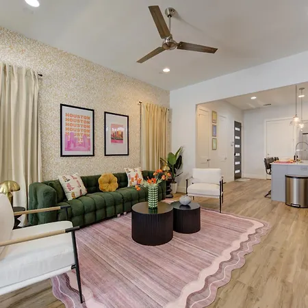 4Bd Home - Movie Nights - 6 Mins Houston Heights
